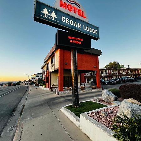 Cedar Lodge シーダー・シティ エクステリア 写真
