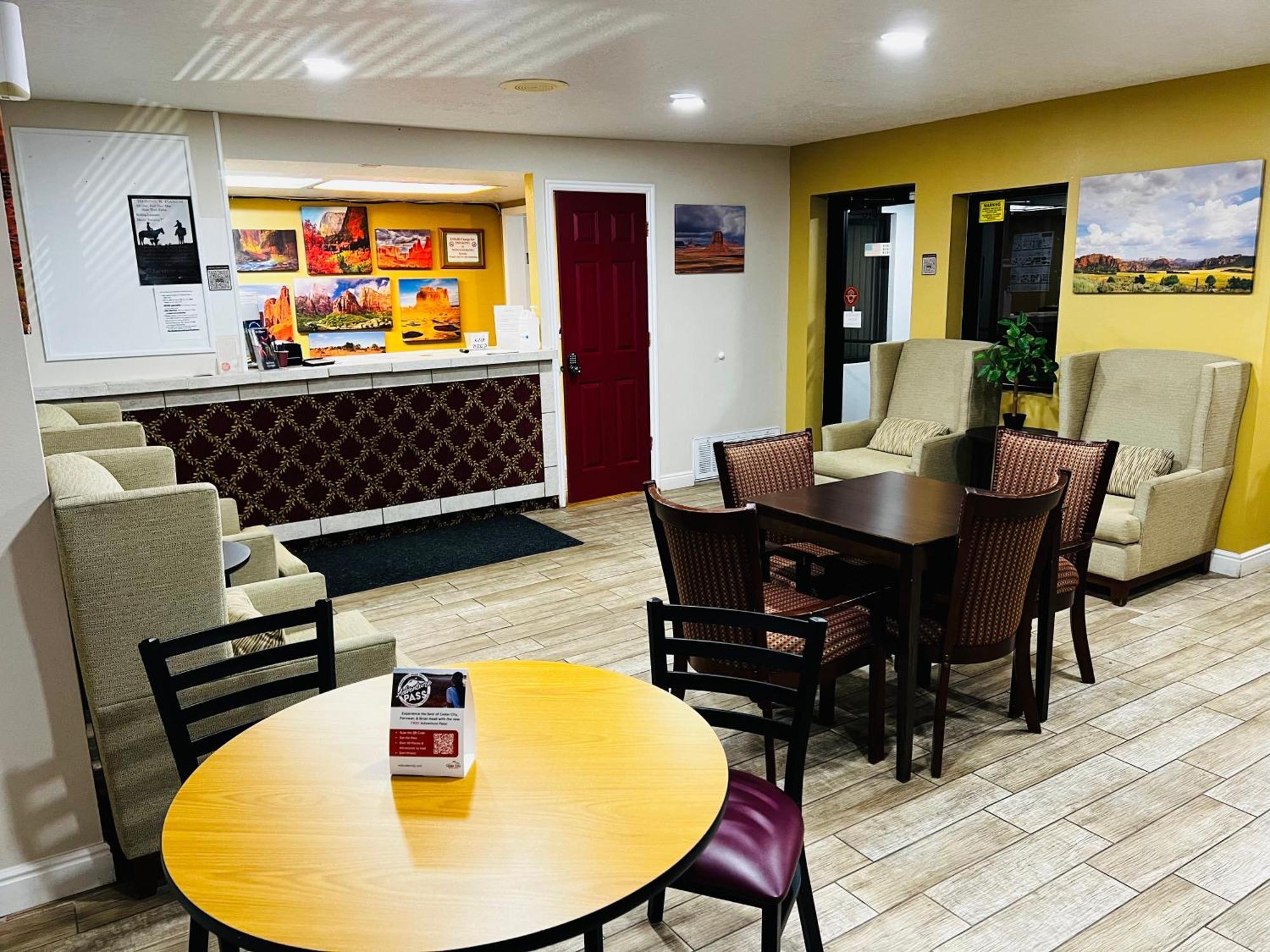 Cedar Lodge シーダー・シティ エクステリア 写真